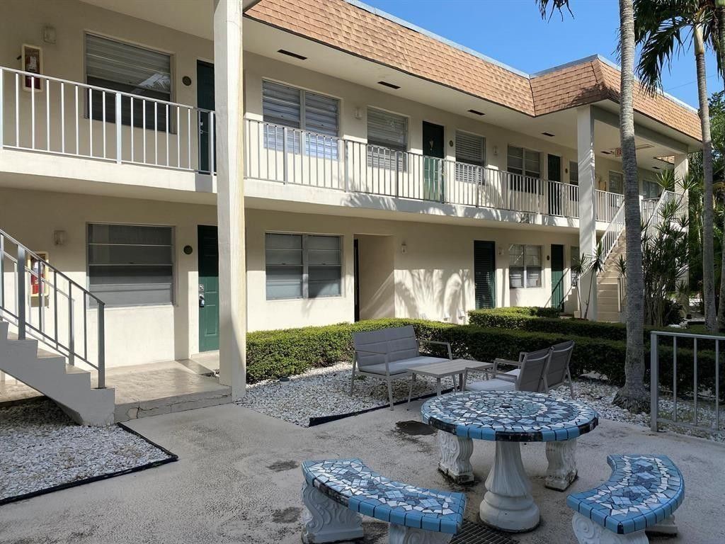 Photo of 340 NW 19th Street #207, Boca Raton, FL 33432 (MLS # F10529324)