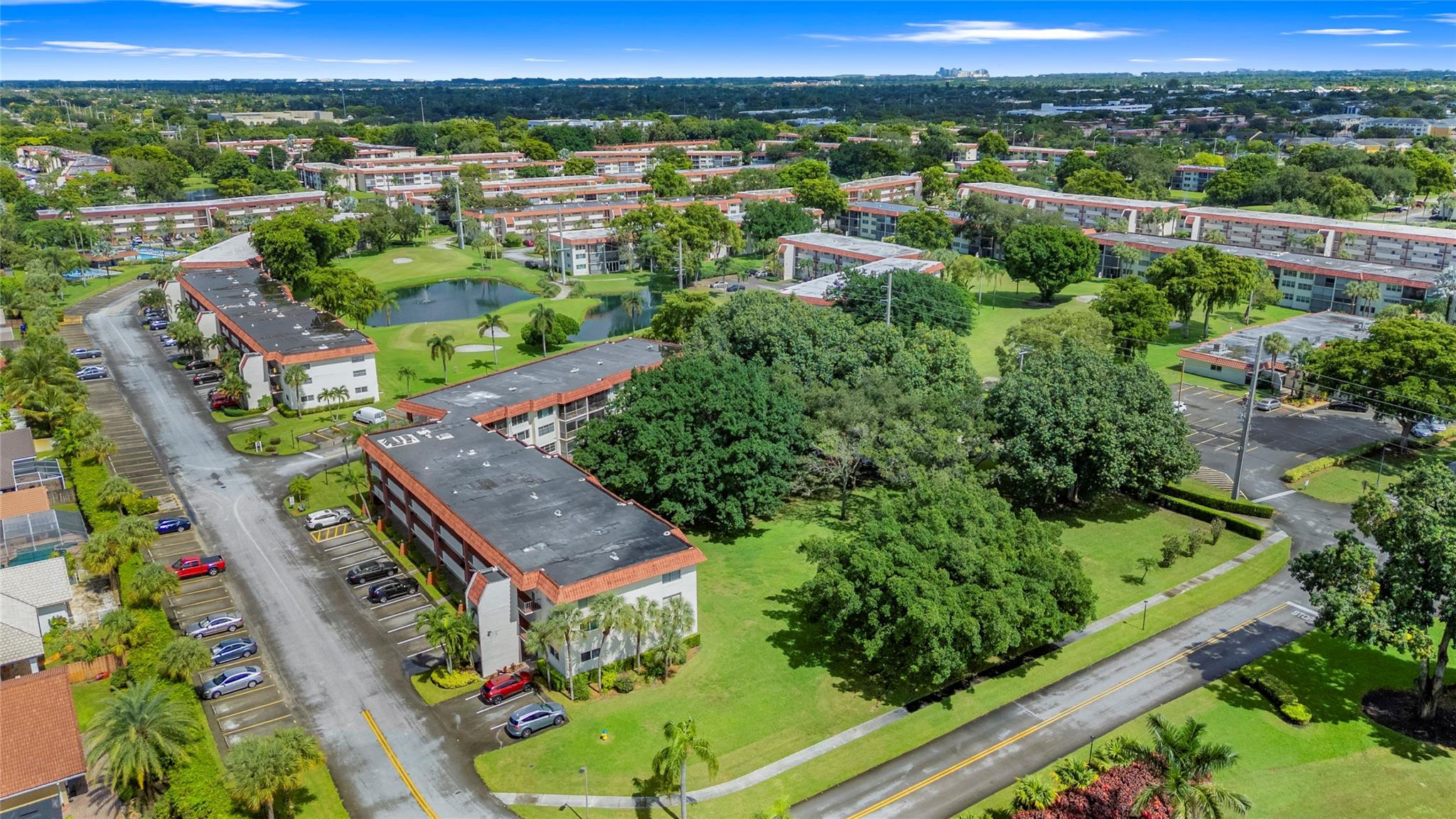 HOLLYBROOK GOLF AND TENNIS CLUB - Residential