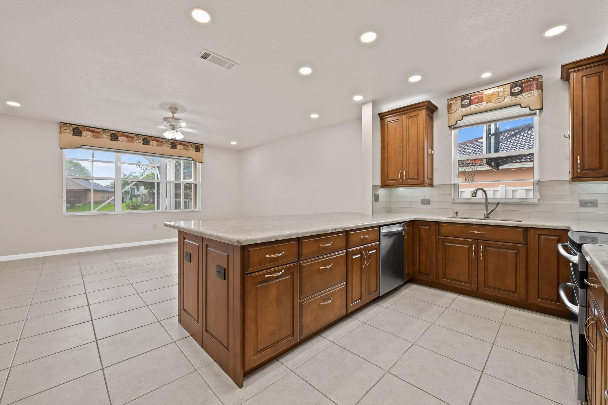 Tequesta Cove - Residential