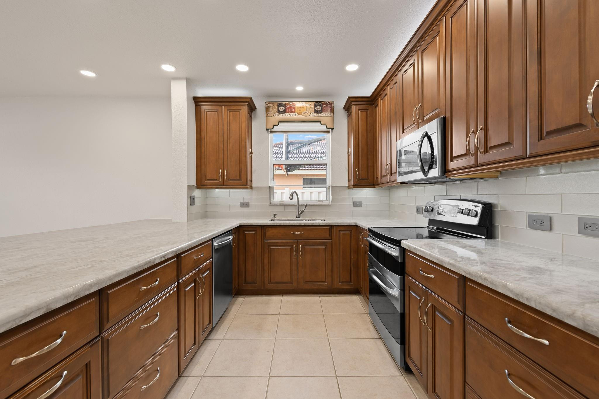 Tequesta Cove - Residential