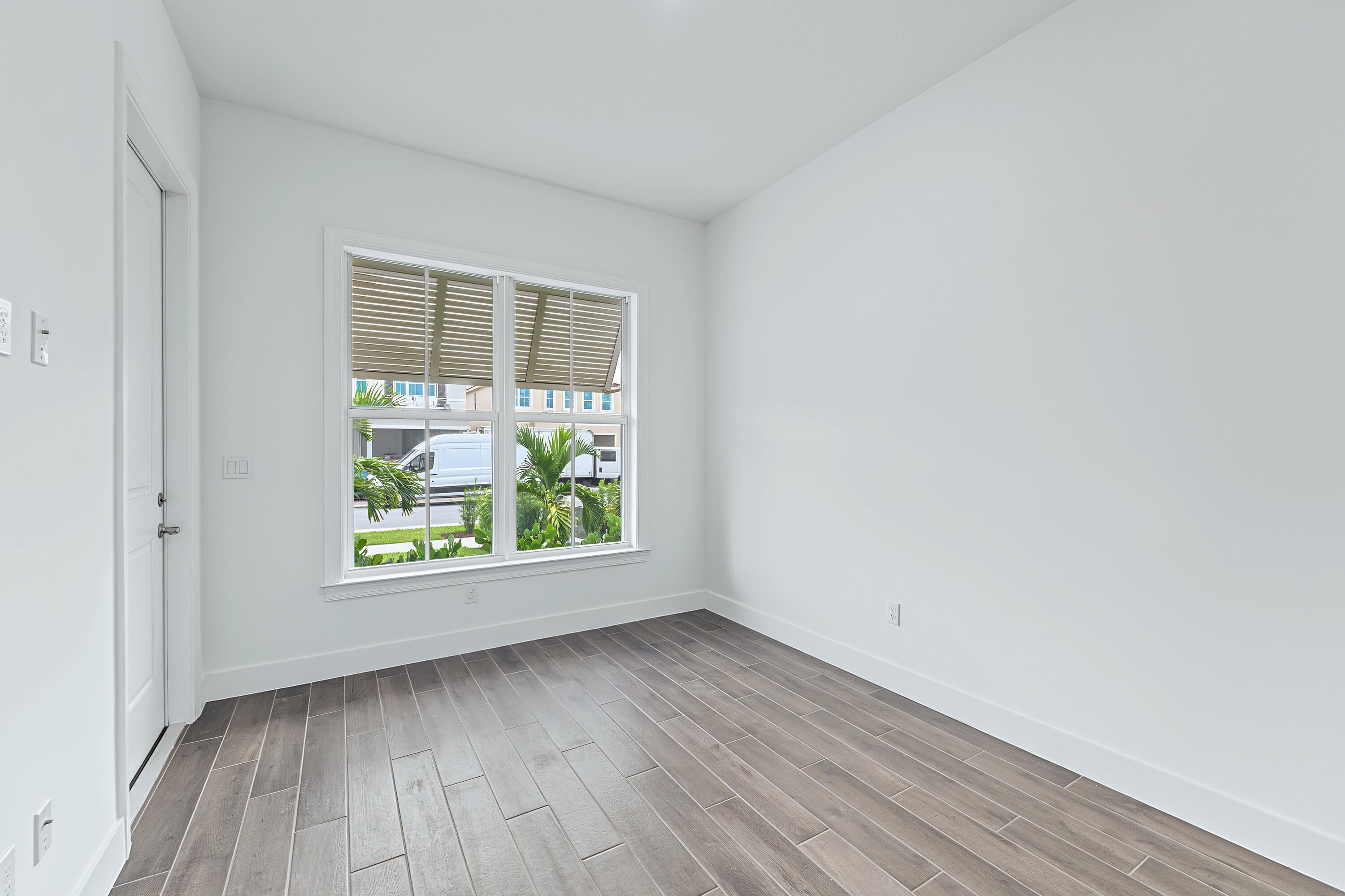 146 Parkside Way 12