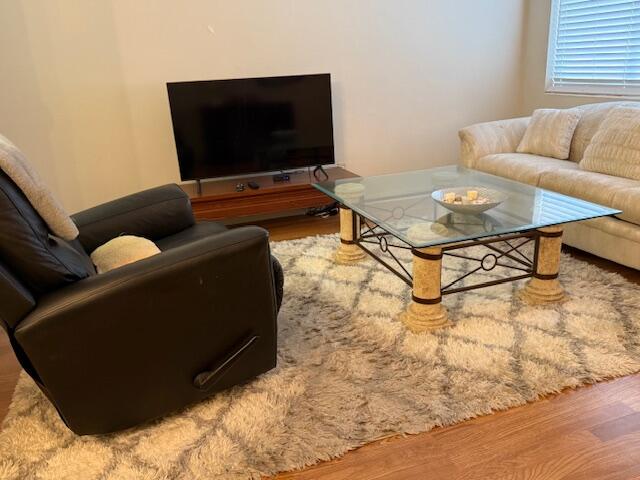 MURRY HILLS APT BLDG COND - Residential