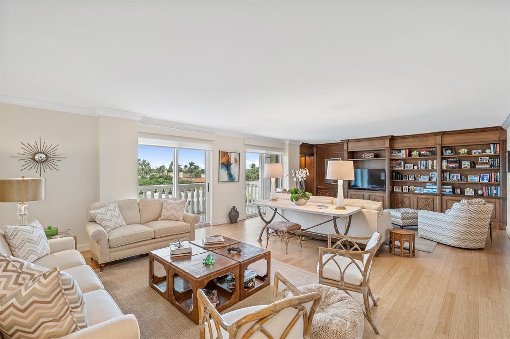 THREE THIRTY COCOANUT ROW CONDO - Residential