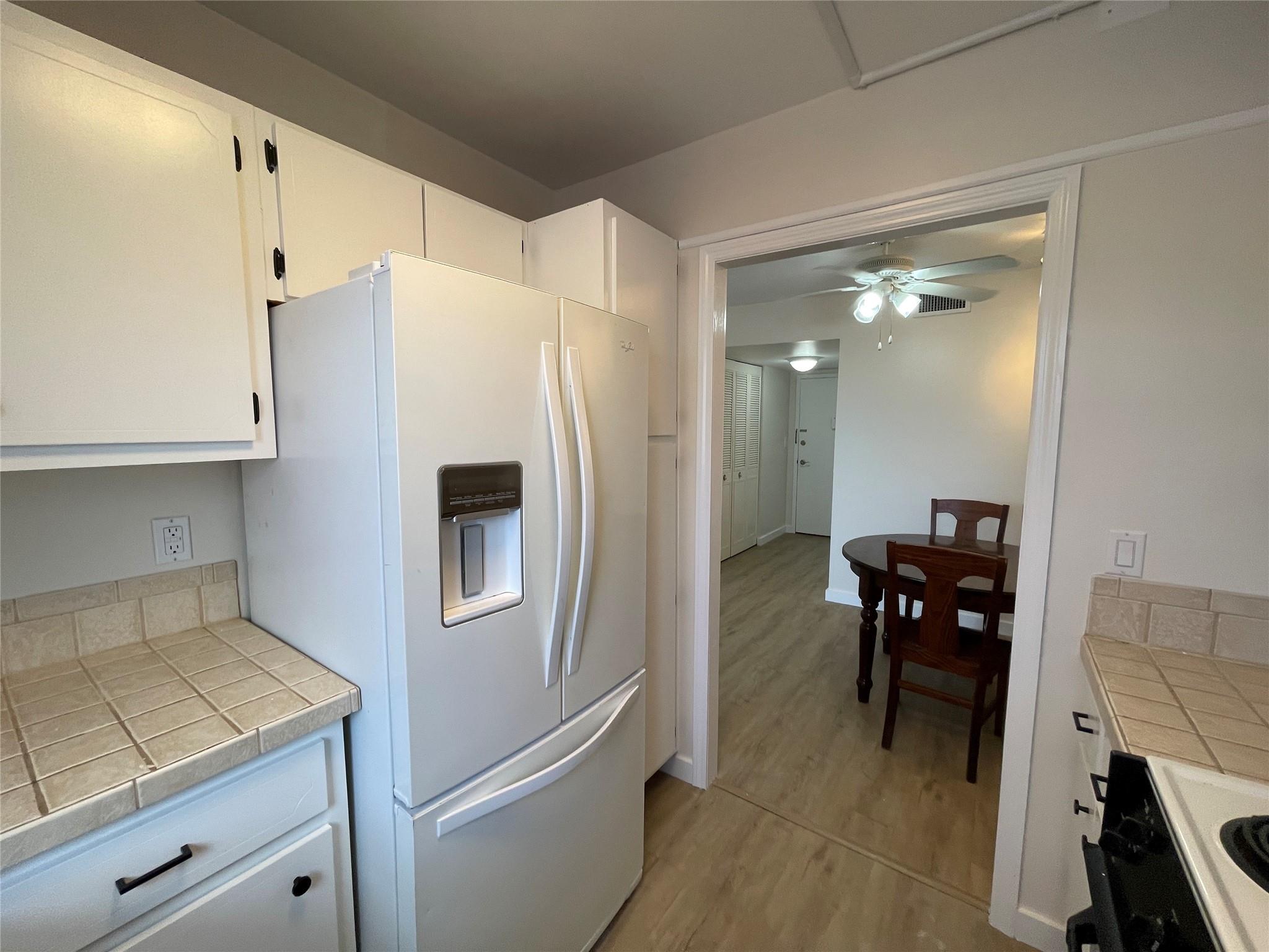 COUNTRY CLUB TOWERS CONDO - Residential Lease