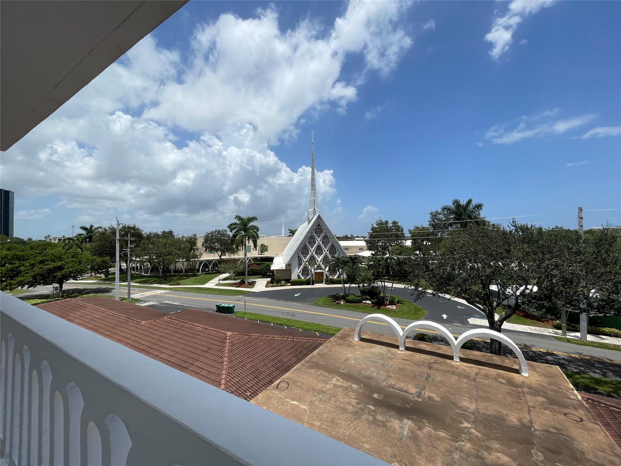 COUNTRY CLUB TOWERS CONDO - Residential Lease