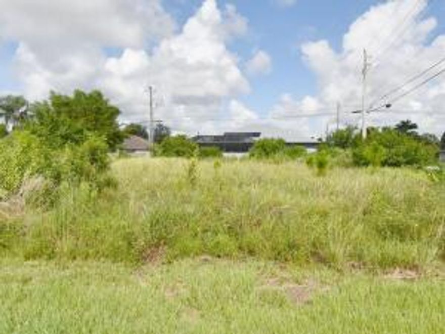 This oversized corner lot is a great opportunity for anyone looking to build their dream home in a highly desirable location. Located near I 95, minutes away from Tradition, shops , schools and restaurants.