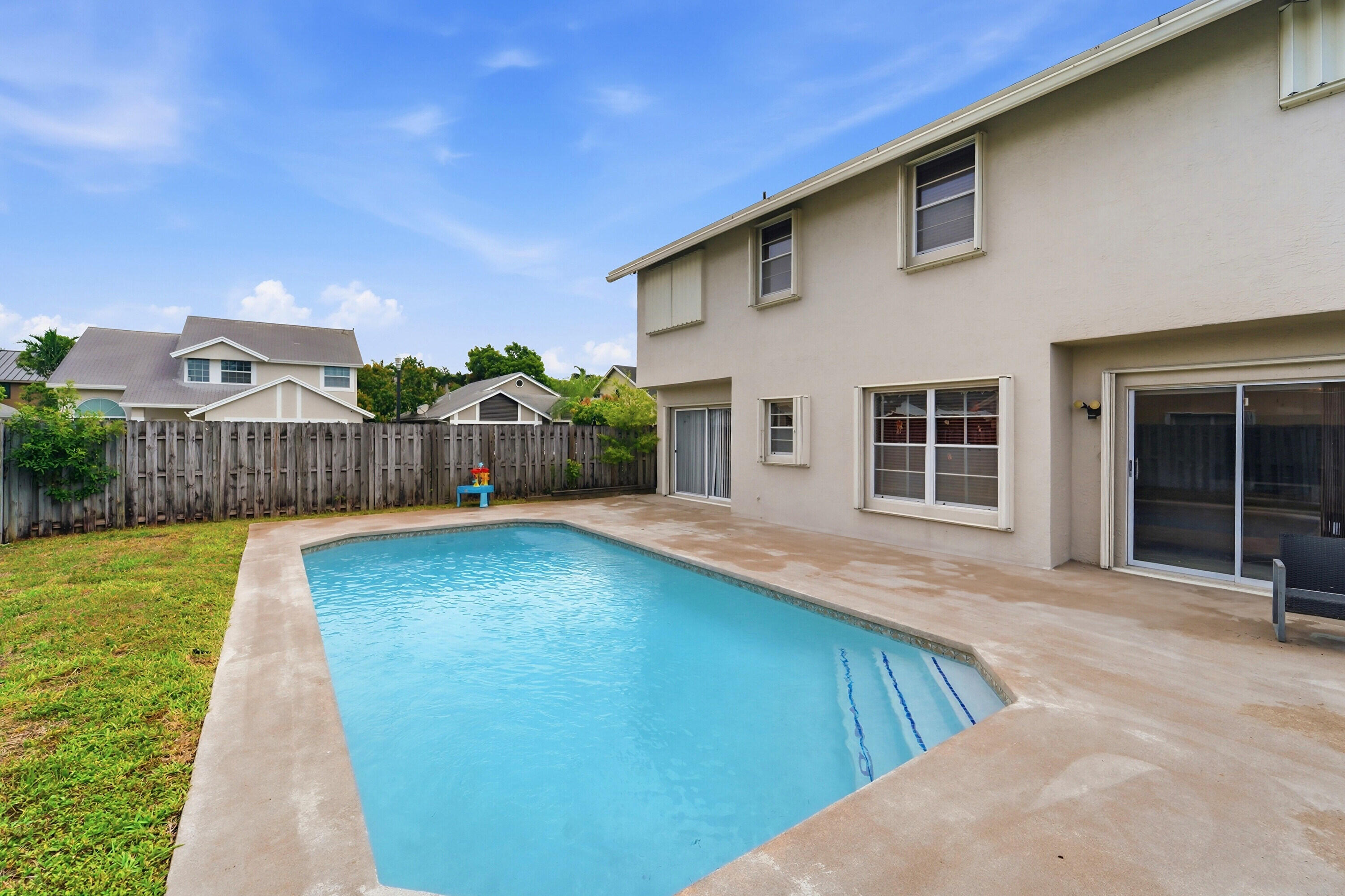 SAWGRASS ESTATES - Residential