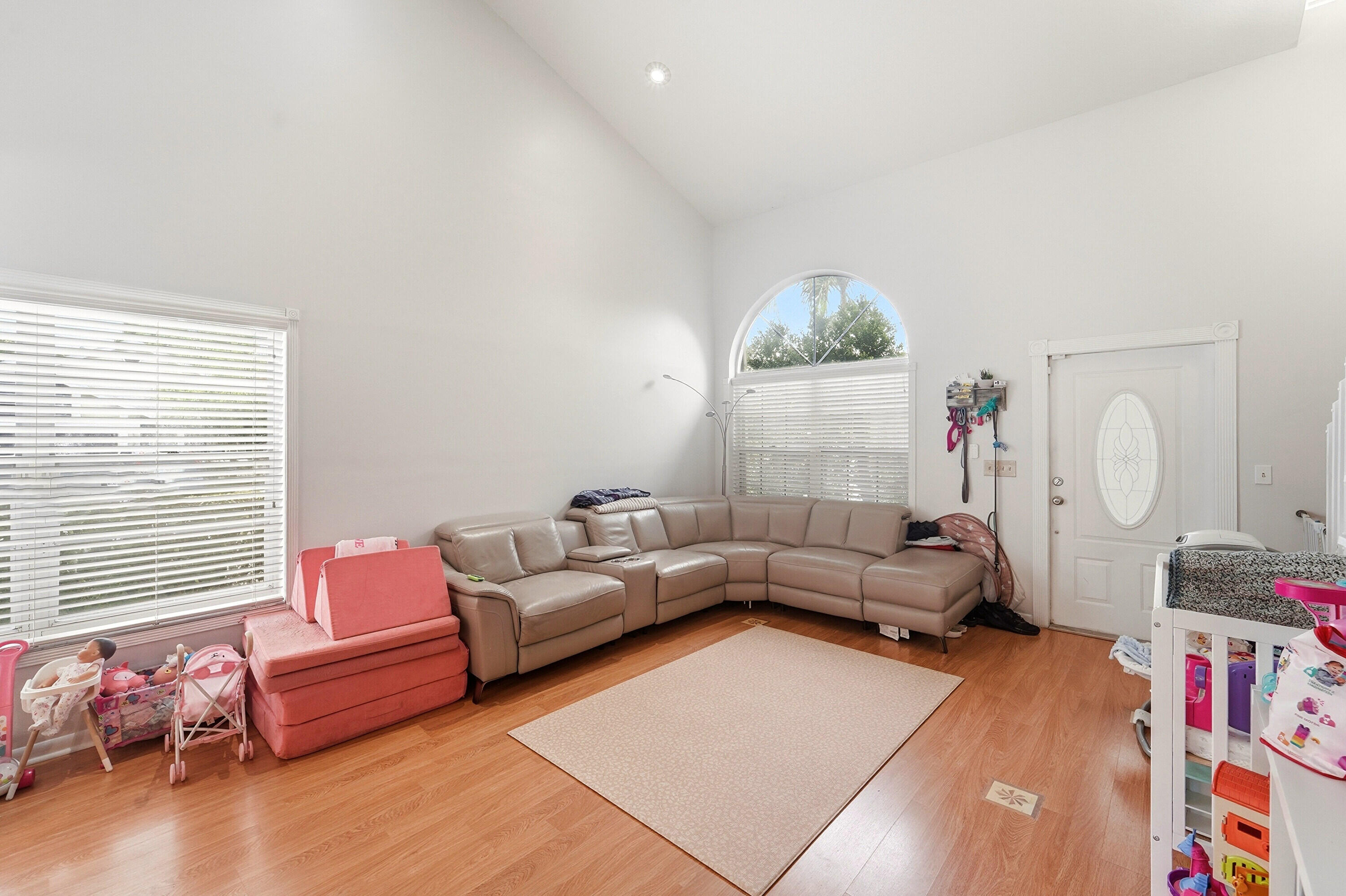 View photos, virtual tours, details... 3275 NW 122nd Avenue