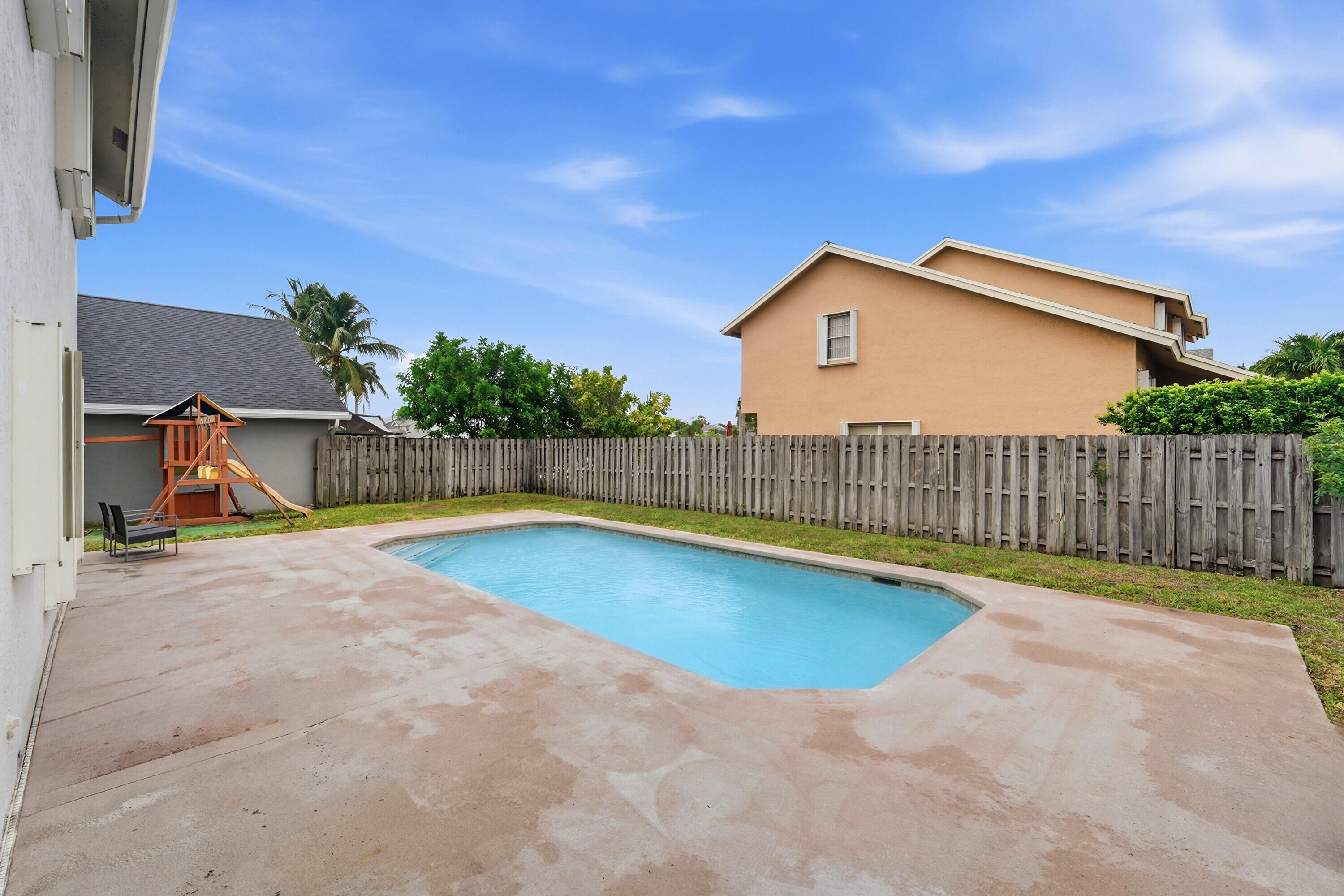 SAWGRASS ESTATES - Residential