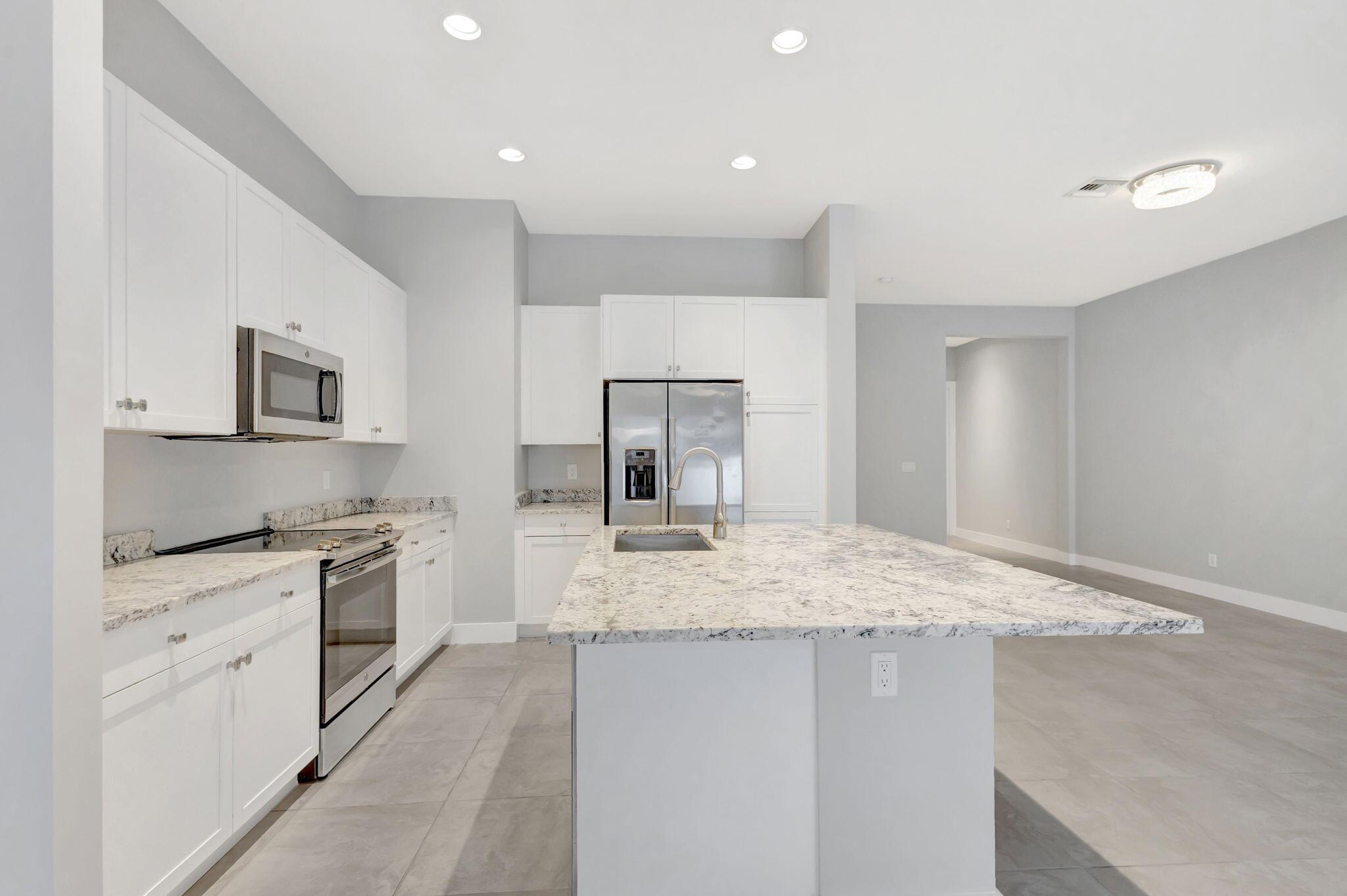 POINTE MIDTOWN - Residential Lease