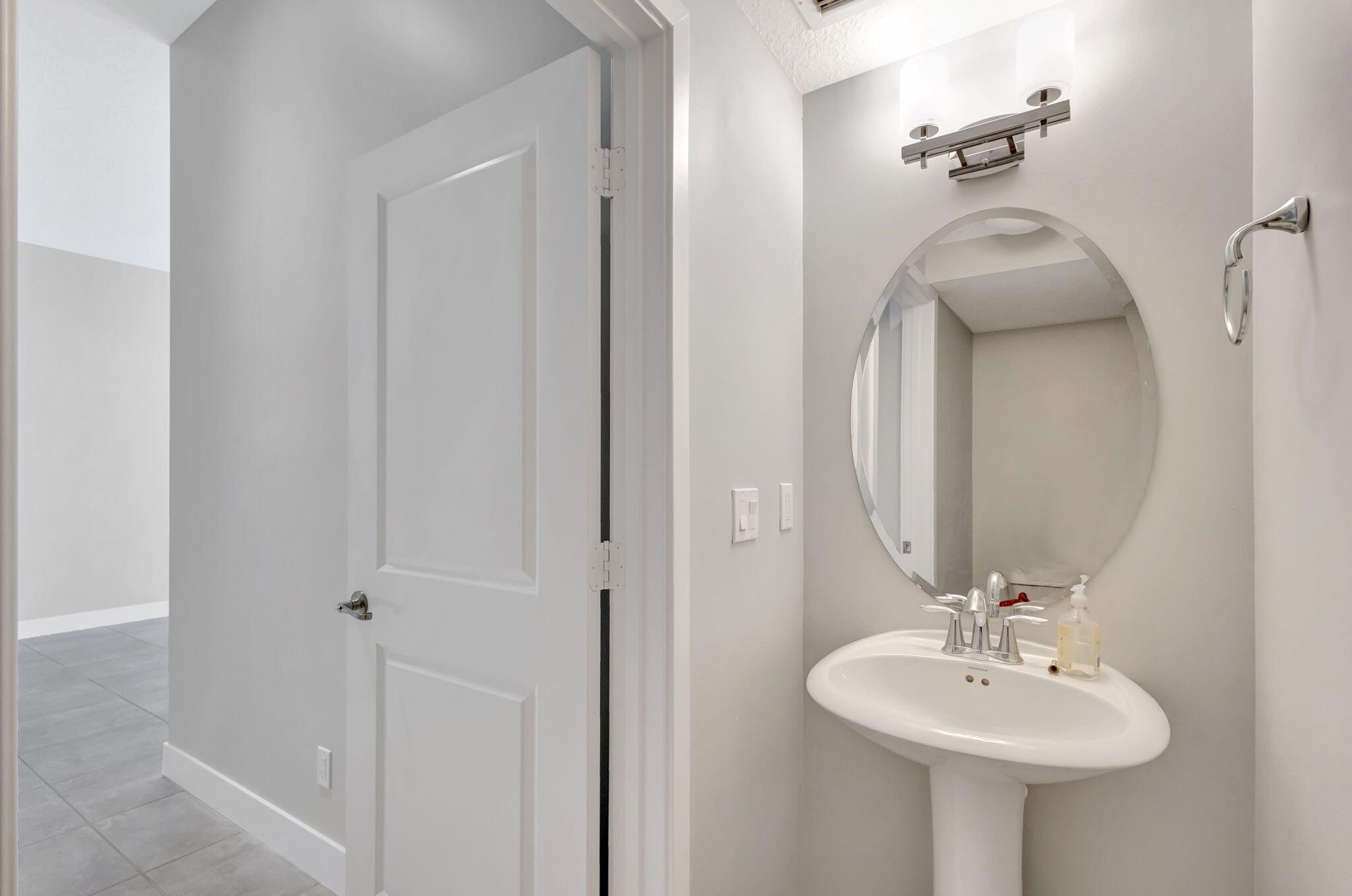 POINTE MIDTOWN - Residential Lease