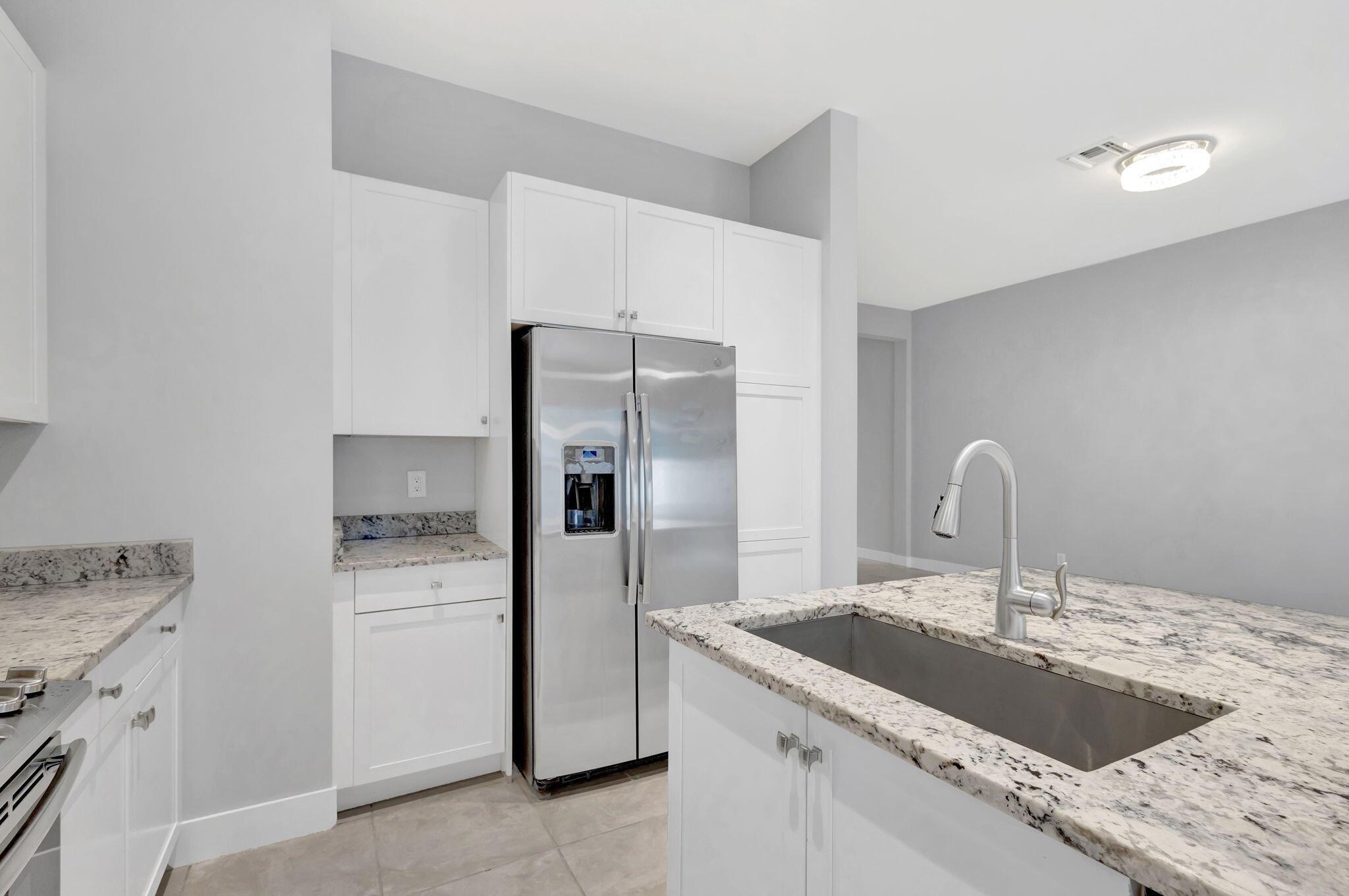 POINTE MIDTOWN - Residential Lease