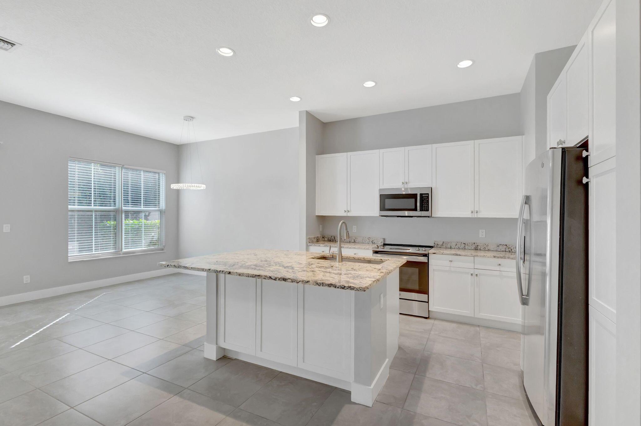 POINTE MIDTOWN - Residential Lease