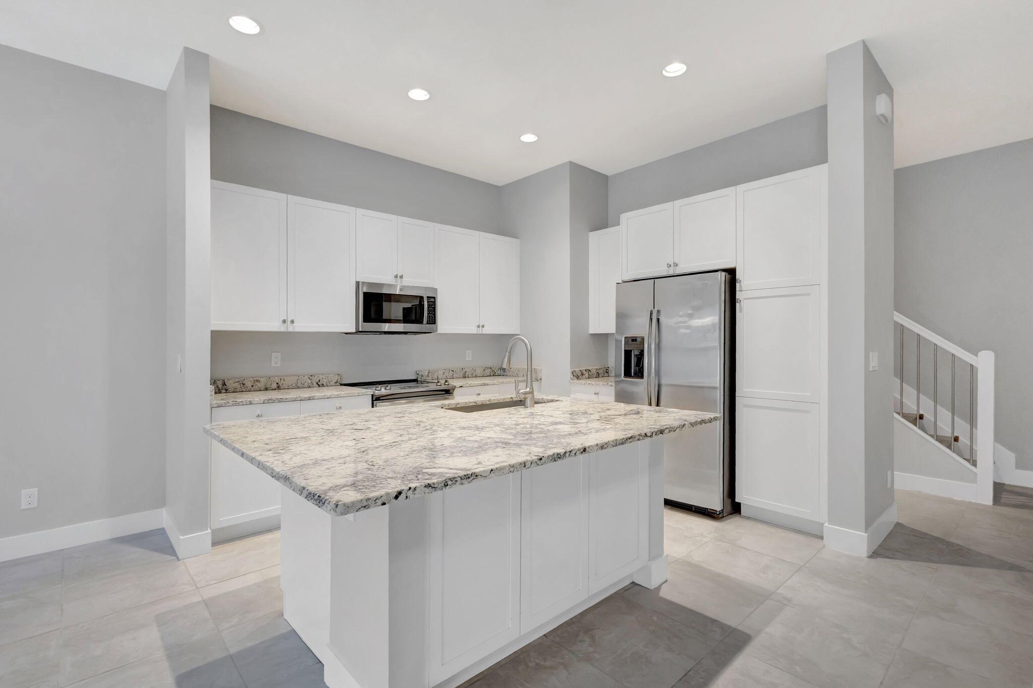 POINTE MIDTOWN - Residential Lease