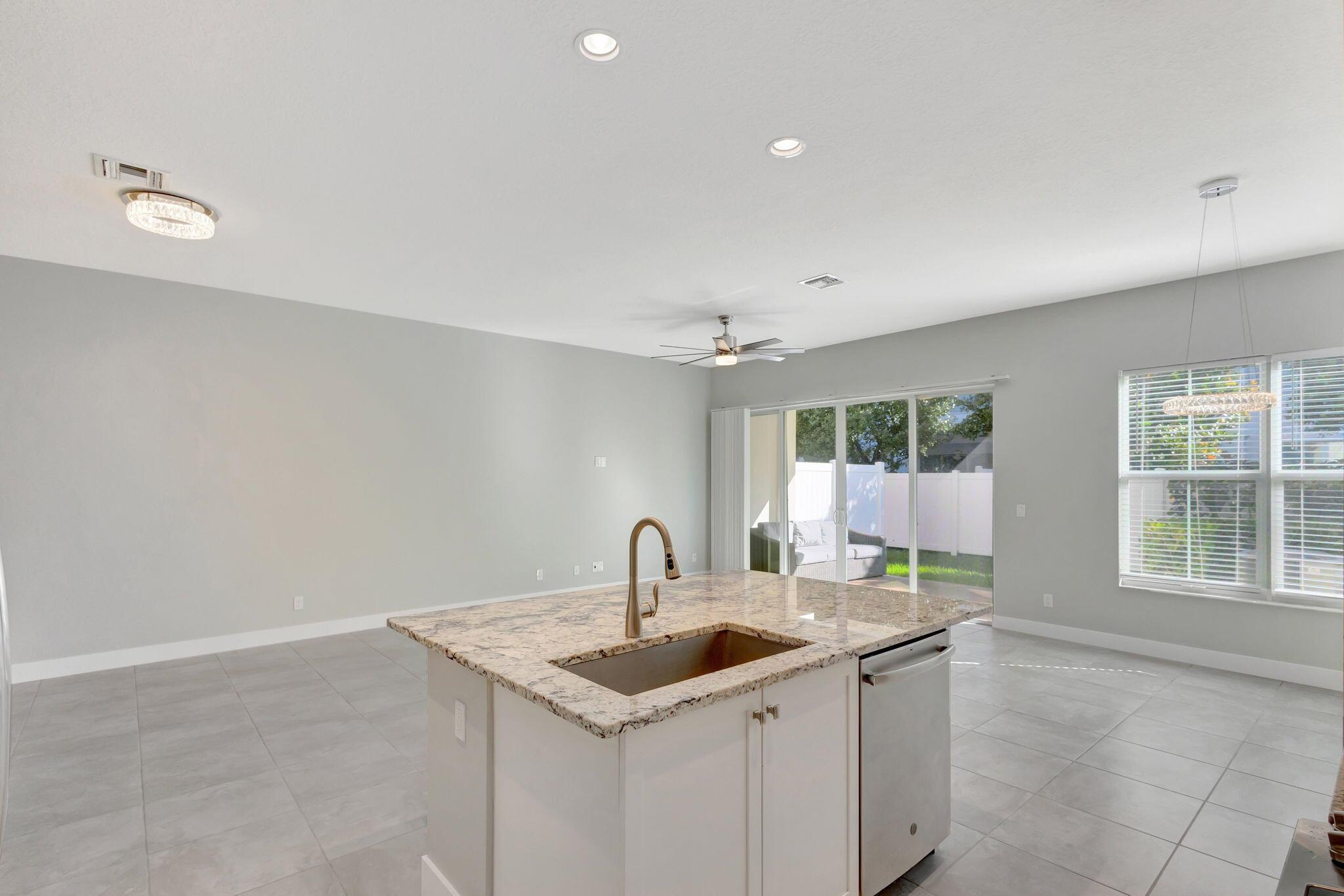 POINTE MIDTOWN - Residential Lease