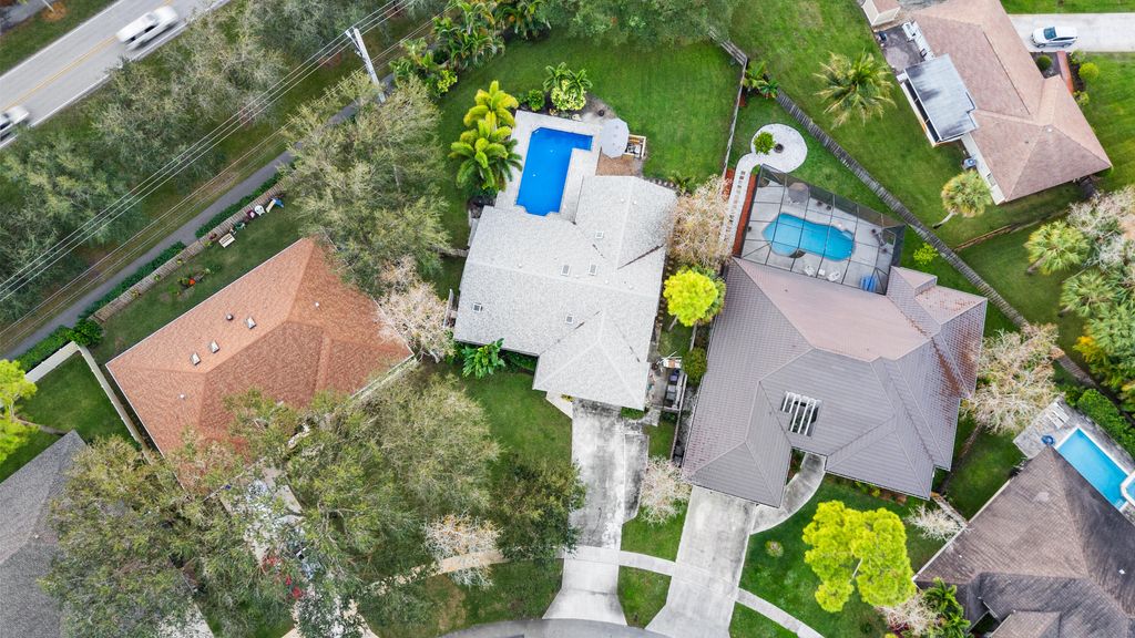 Photo of 911 Citrus Place, Wellington, FL 33414 (MLS # R11049169)