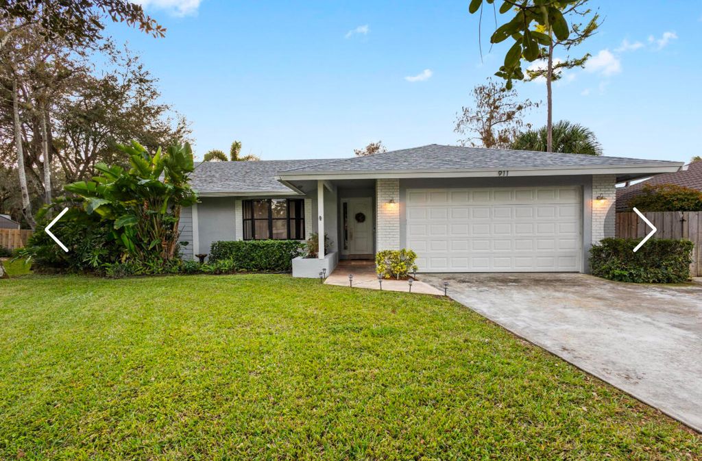 Photo of 911 Citrus Place, Wellington, FL 33414 (MLS # R11049169)