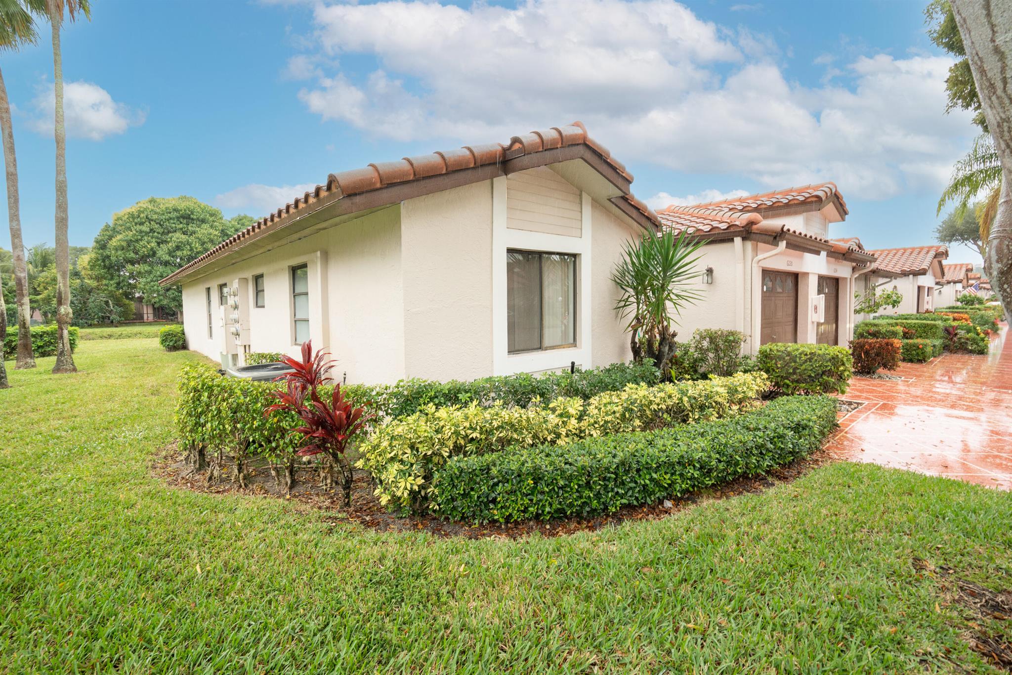 HUNTINGTON POINTE - Residential Lease