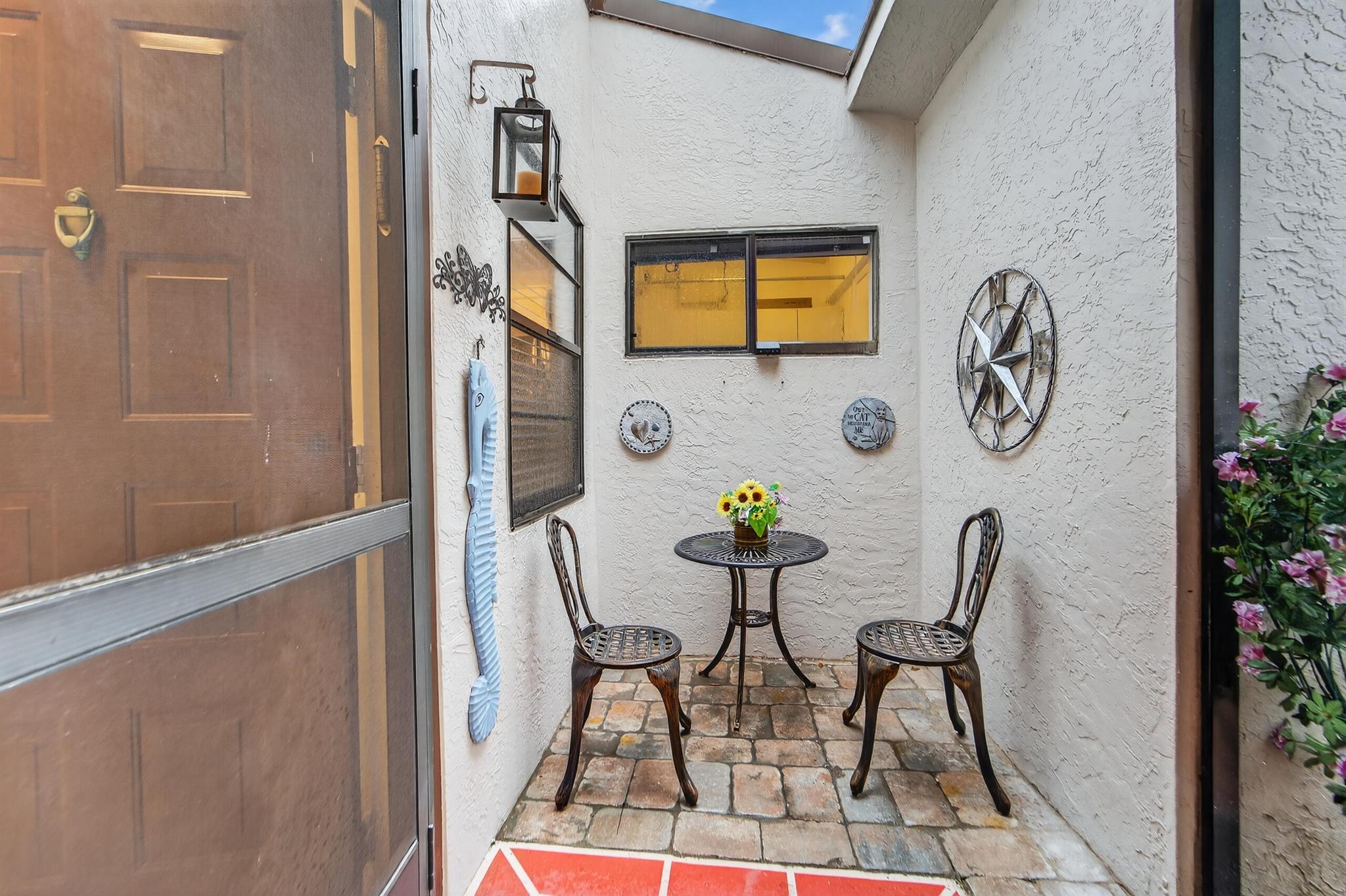 HUNTINGTON POINTE - Residential Lease