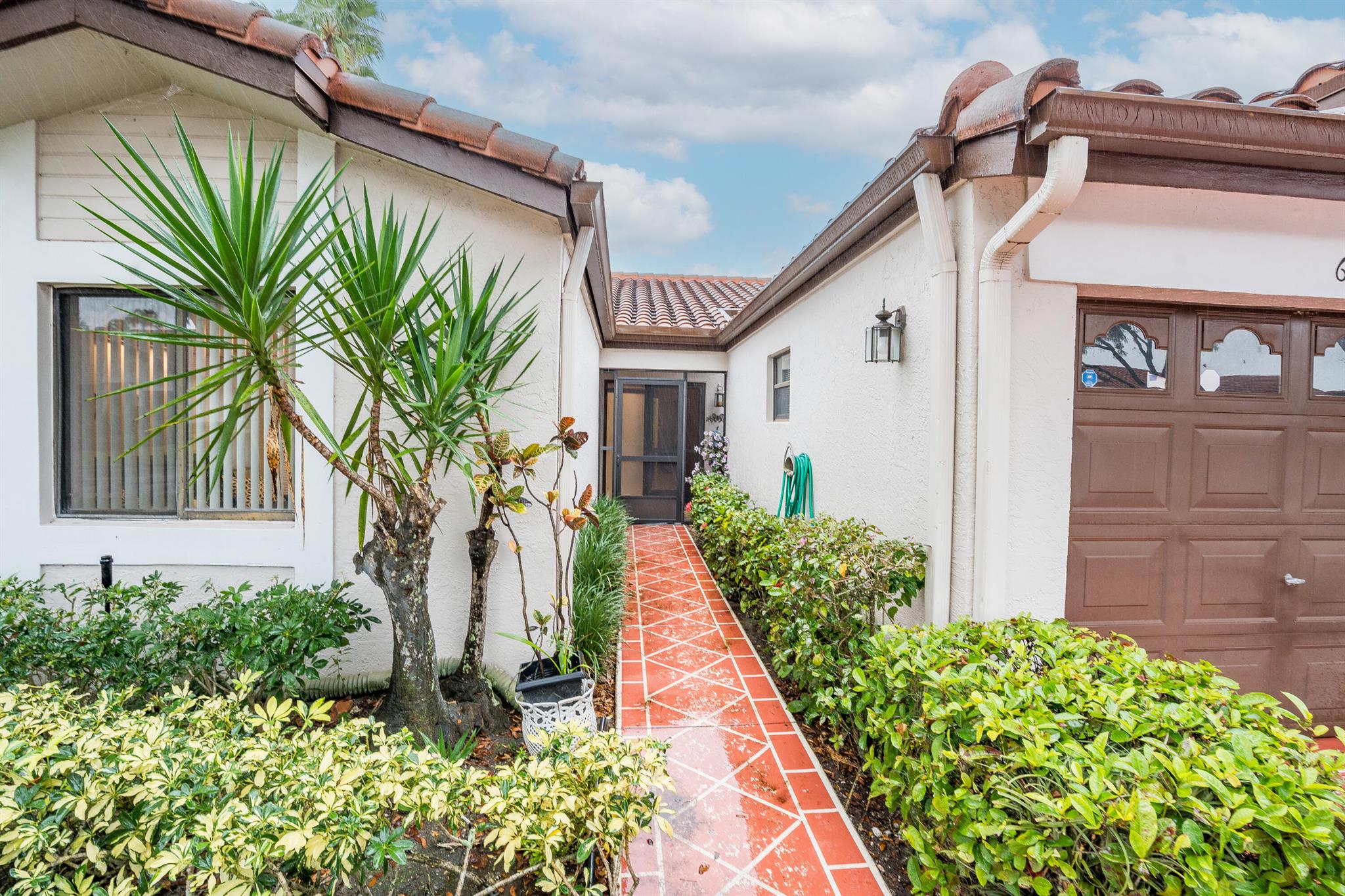 HUNTINGTON POINTE - Residential Lease