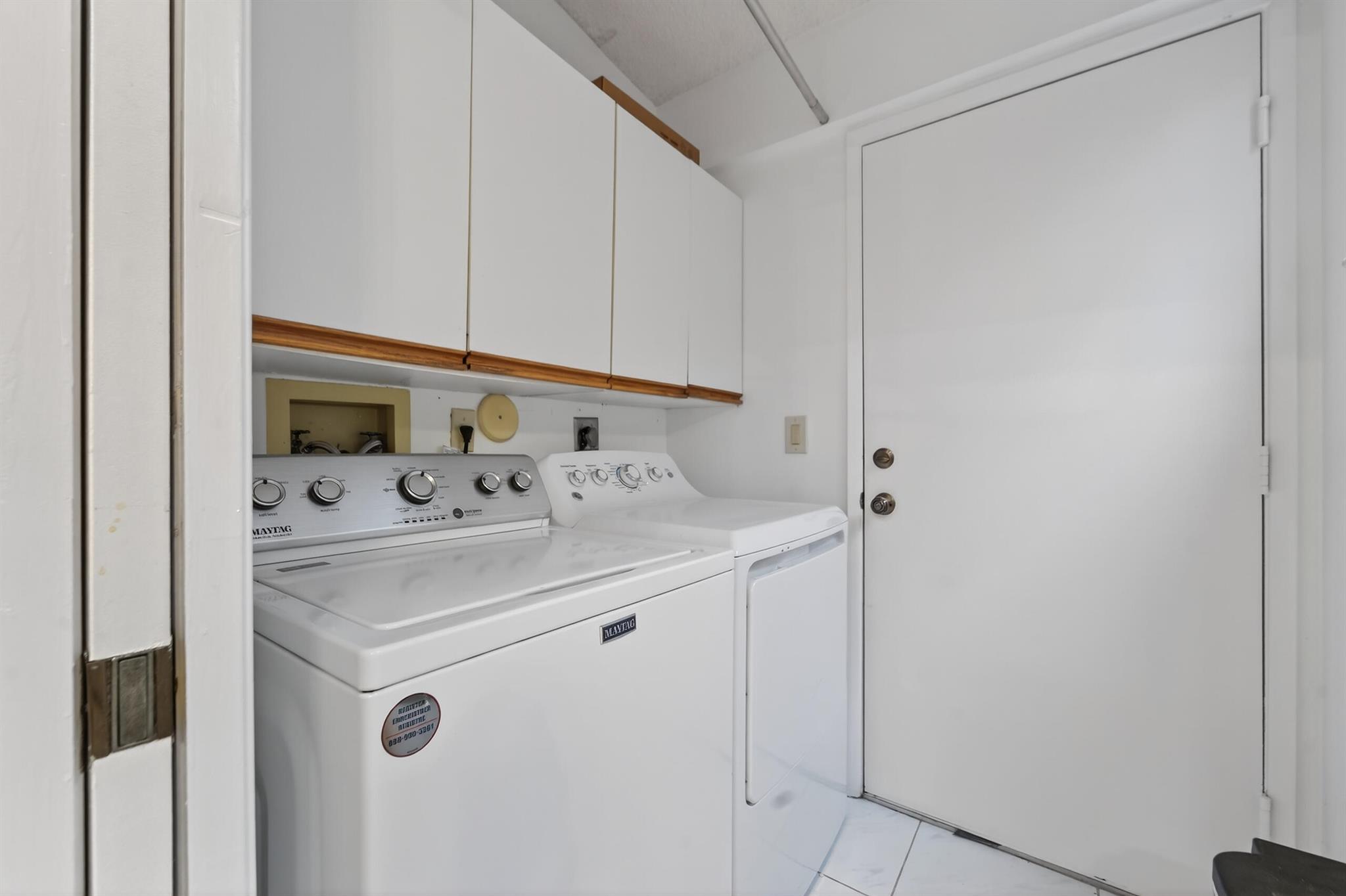 HUNTINGTON POINTE - Residential Lease