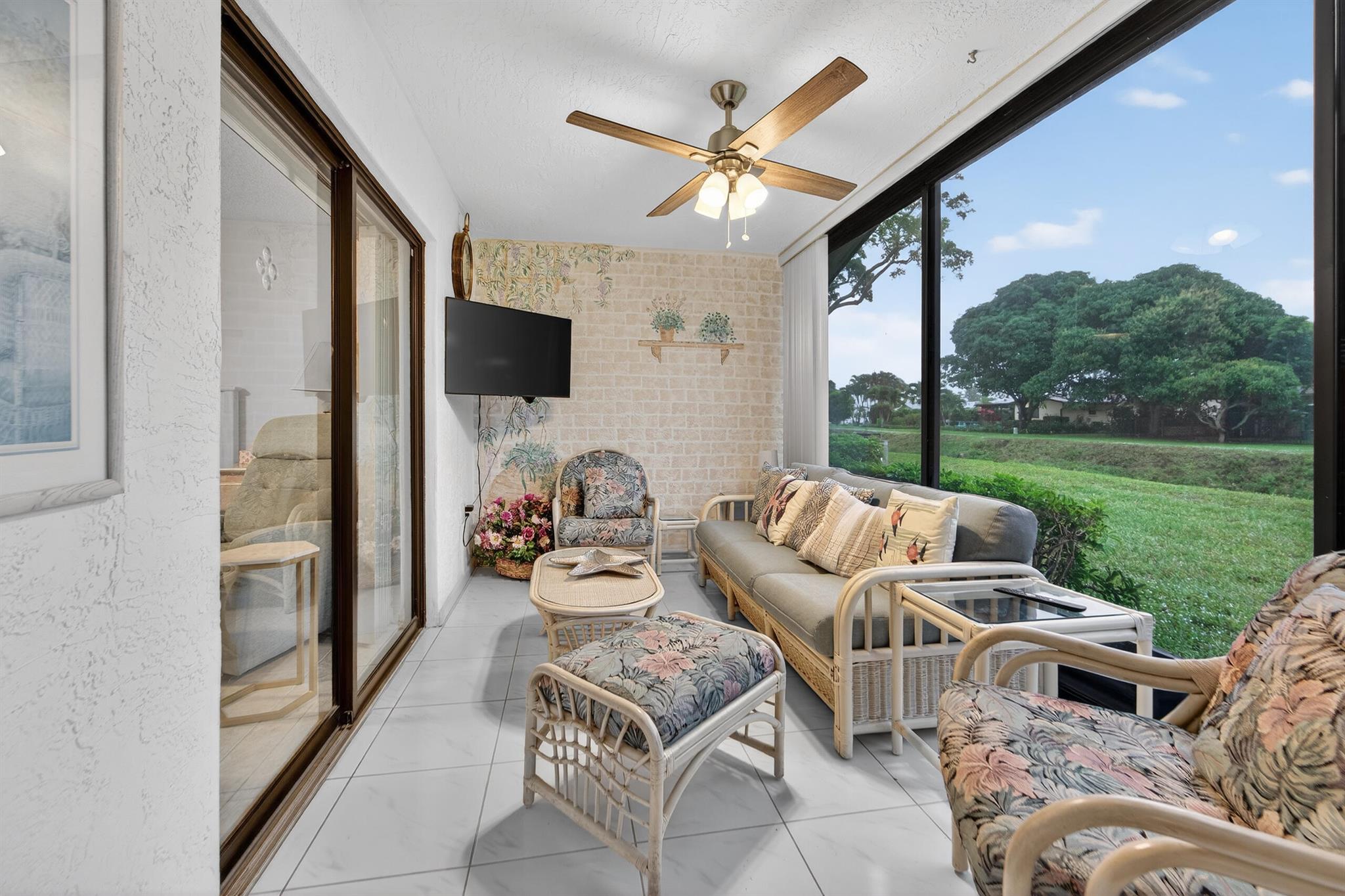 HUNTINGTON POINTE - Residential Lease