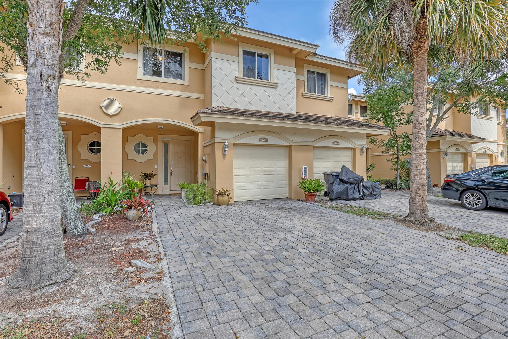 4281 Coventry Pointe Way