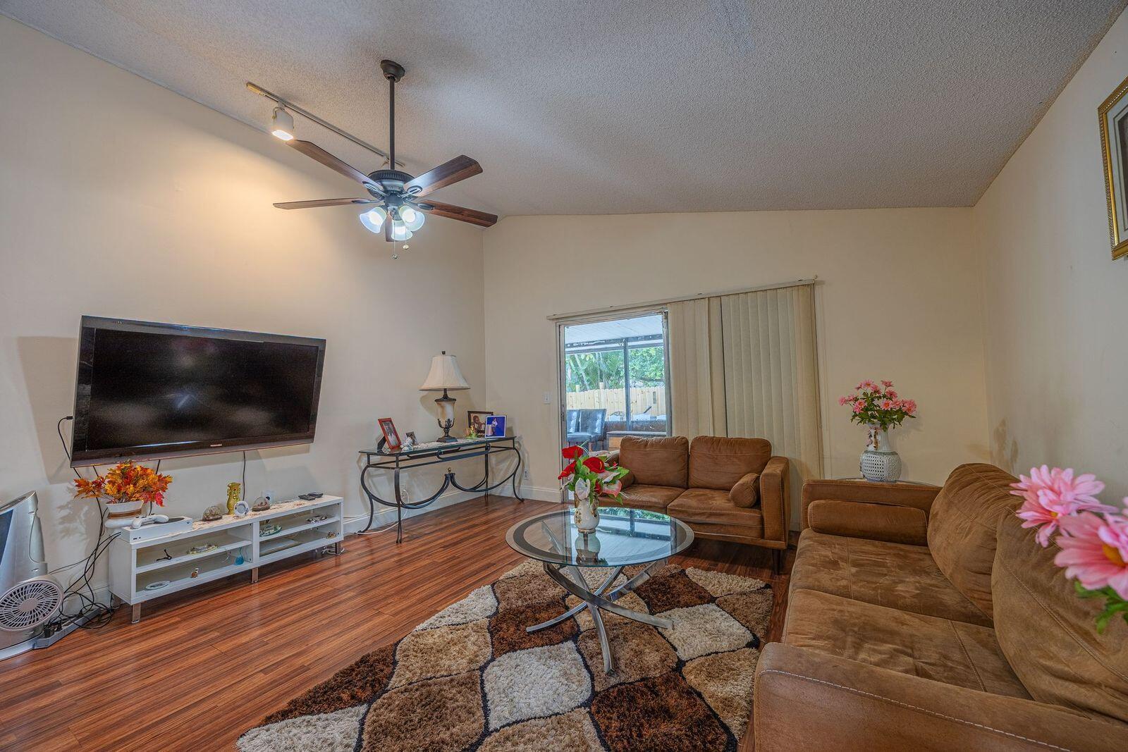 5722 Dewberry Way