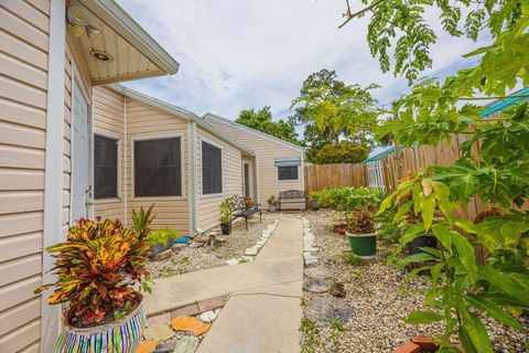 5722 Dewberry Way West Palm Beach FL 33415