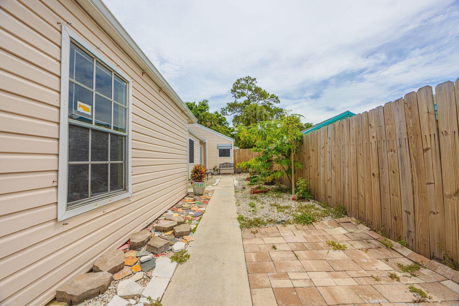 5722 Dewberry Way