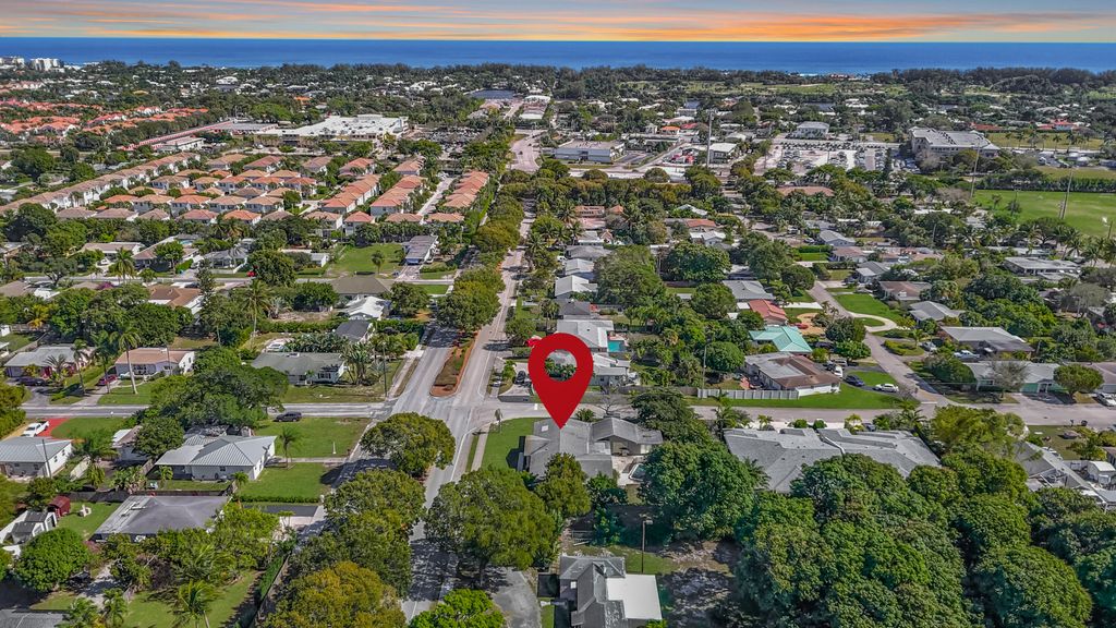 Photo of 262 Gulfstream Boulevard, Delray Beach, FL 33444 (MLS # R11160093)