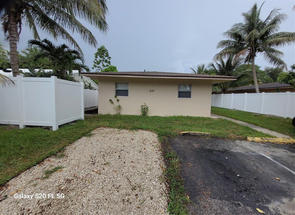 Photo of 1533 NE 1st Ave #1, Fort Lauderdale, FL 33304 (MLS # F10541264)