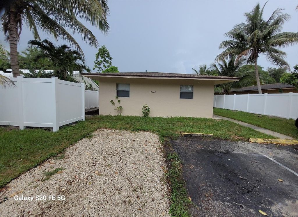 Photo of 1533 NE 1st Avenue #1, Fort Lauderdale, FL 33304 (MLS # F10541264)