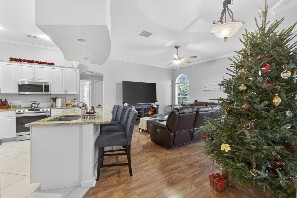 ESTATES OF ROYAL PALM BEACH 5 - Residential Lease