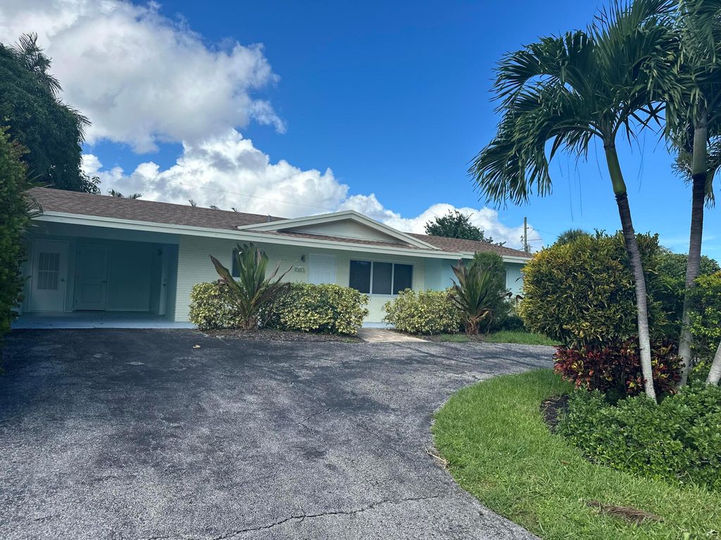 Photo of 1083 SW 25th Place, Boynton Beach, FL 33426 (MLS # R11125713)