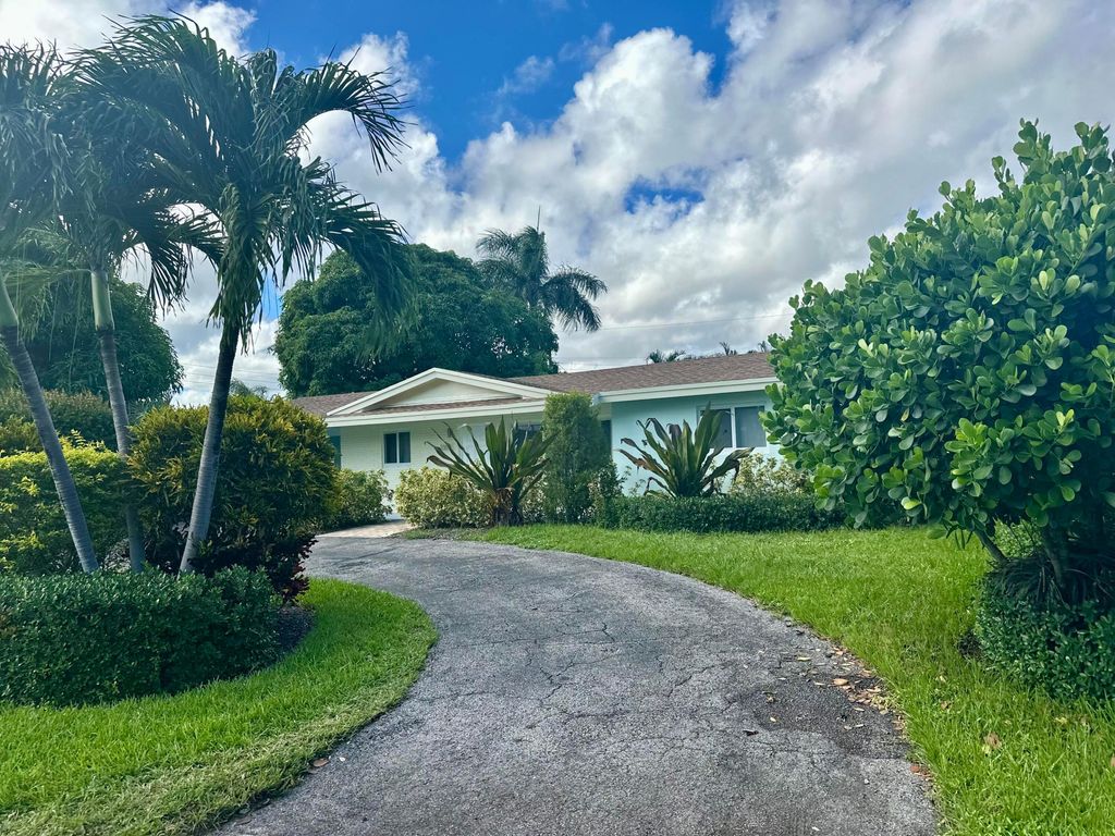 Photo of 1083 SW 25th Place, Boynton Beach, FL 33426 (MLS # R11125713)