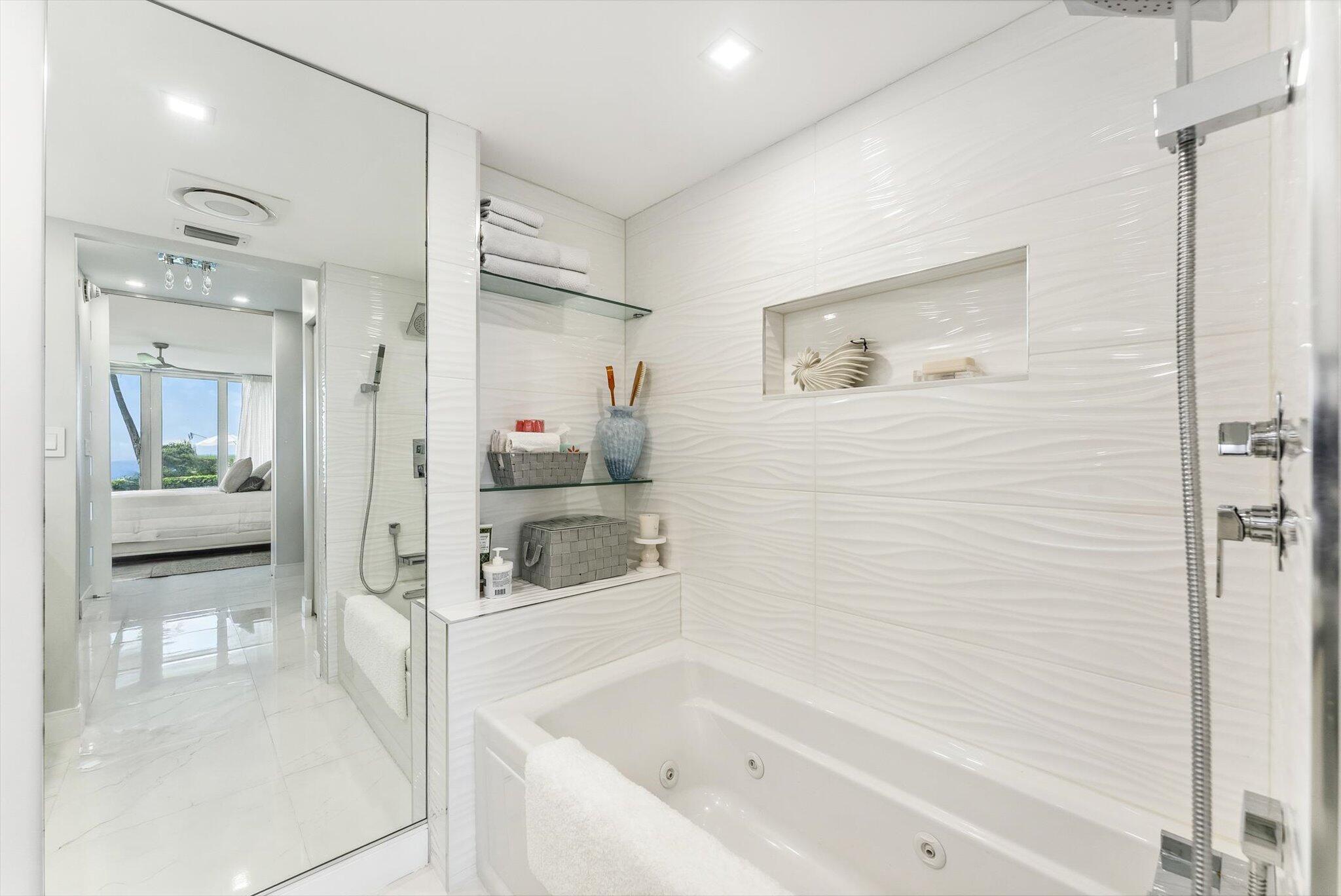 BANYAN HOUSE CONDO - Residential