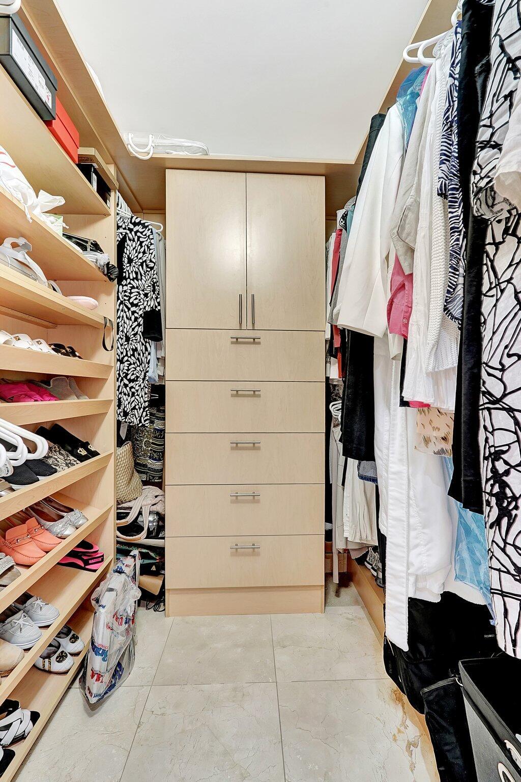 OCEANIA IV CONDO - Residential