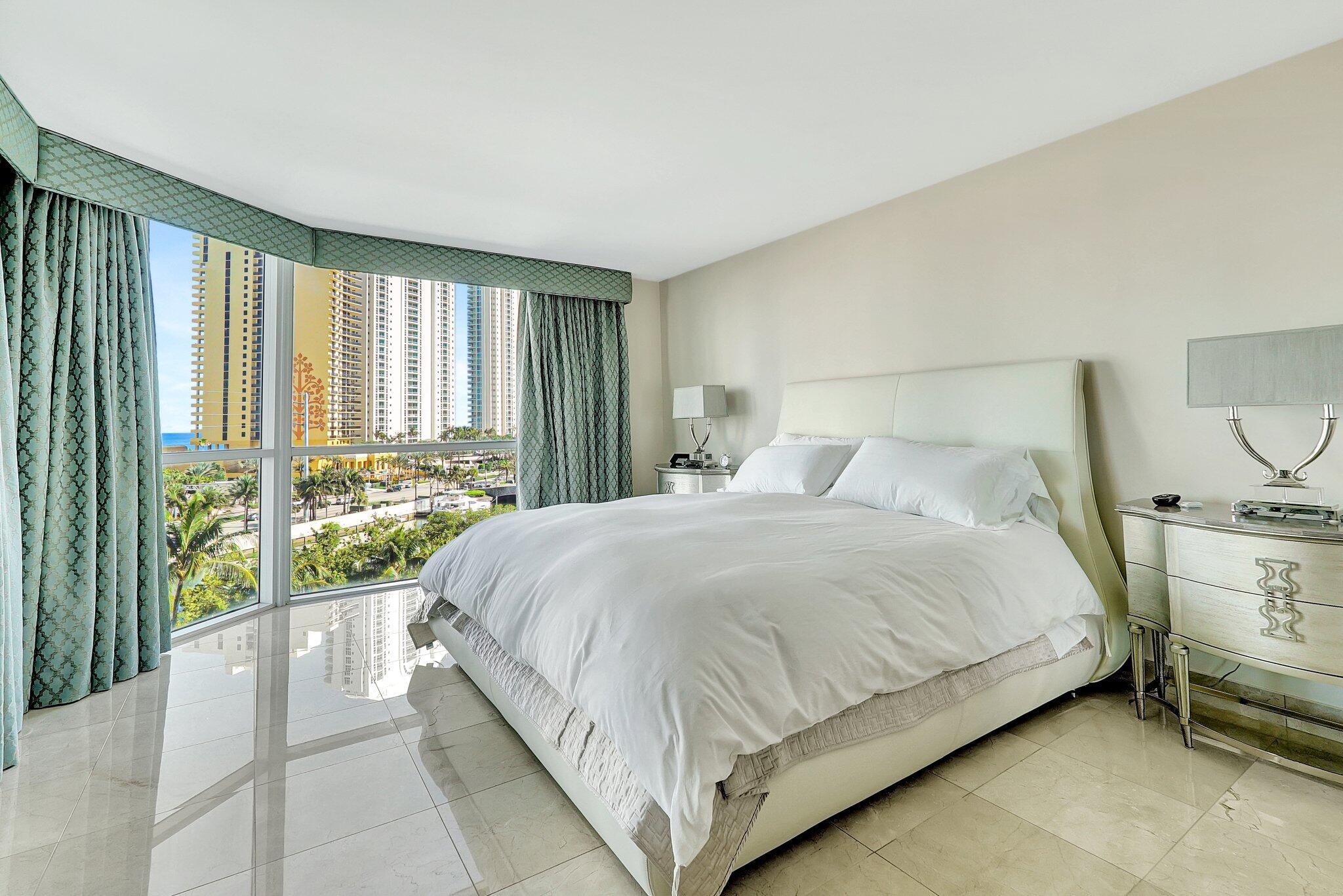 OCEANIA IV CONDO - Residential