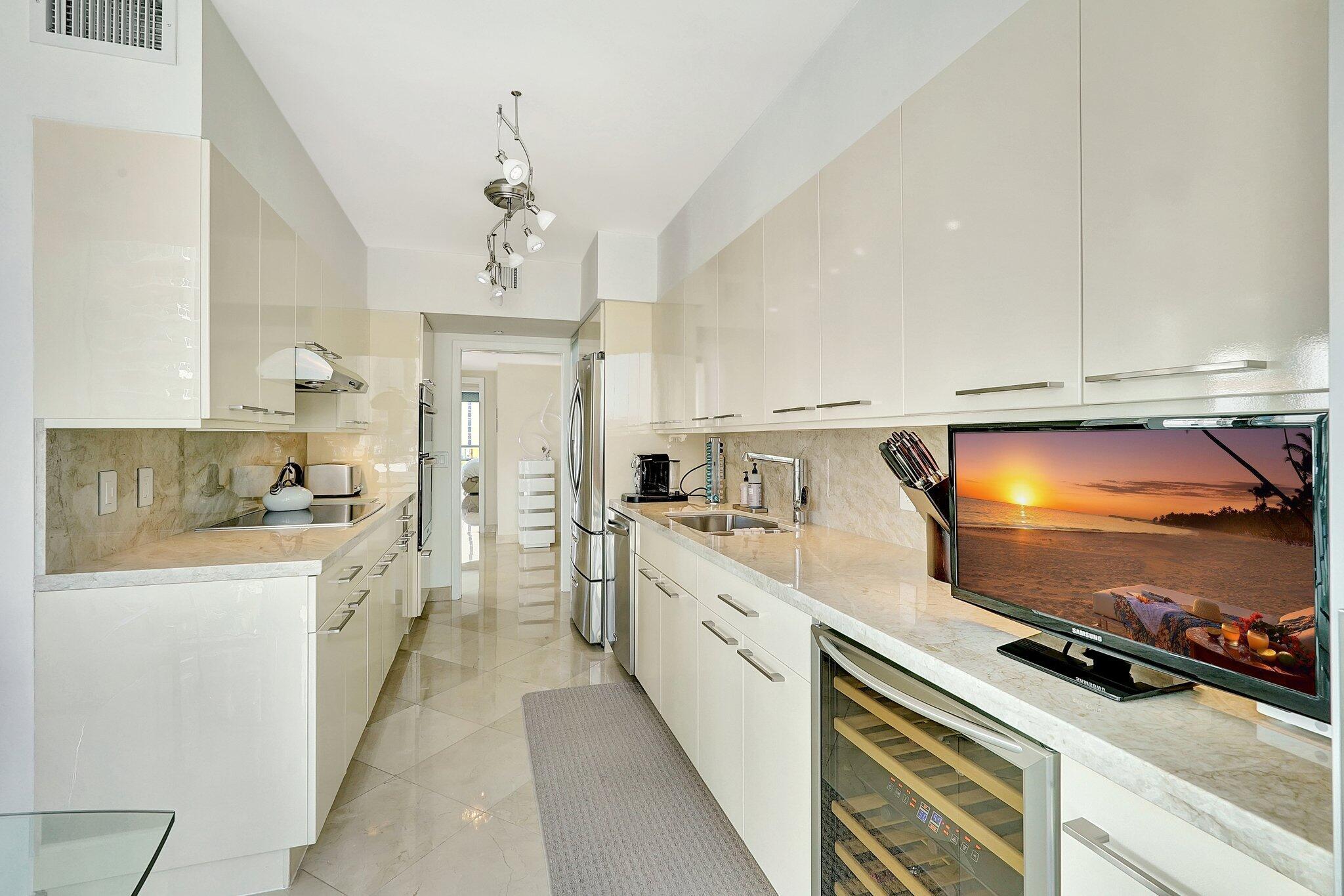 OCEANIA IV CONDO - Residential