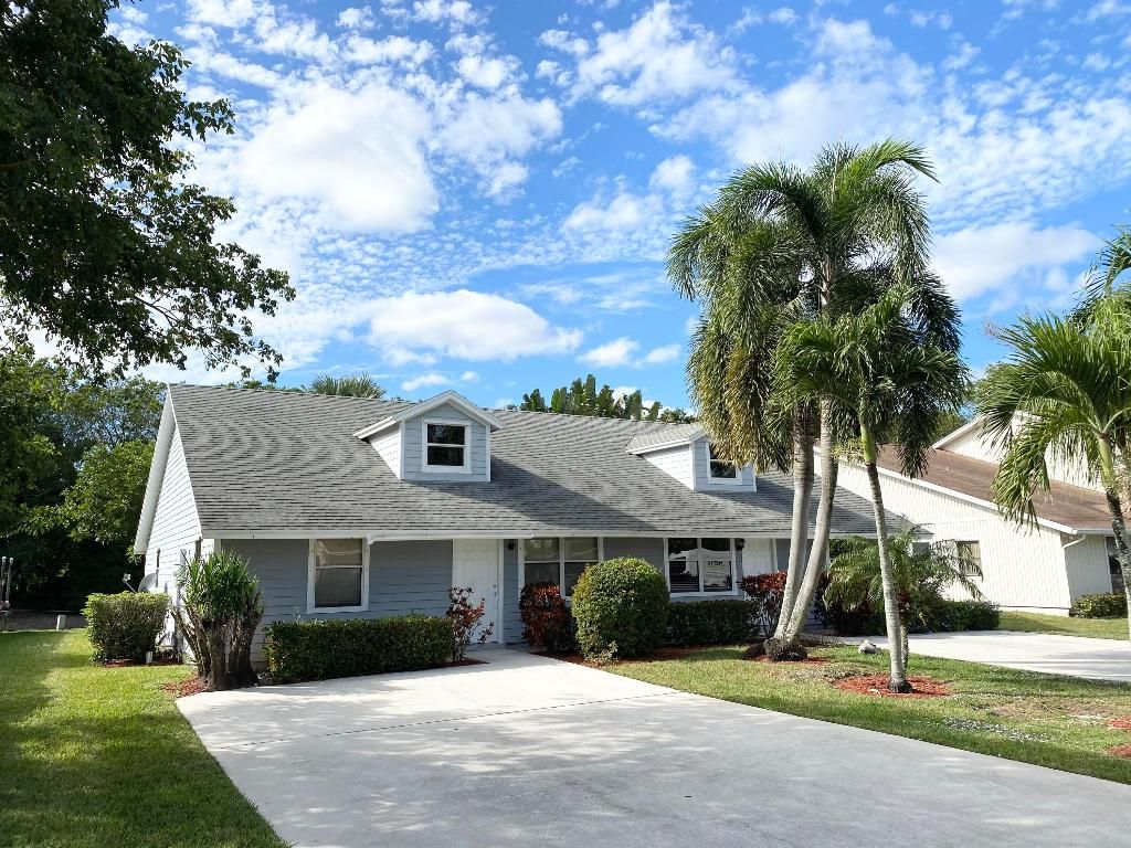 Photo of 9258 Green Meadows Way, Palm Beach Gardens, FL 33418 (MLS # R10976292)