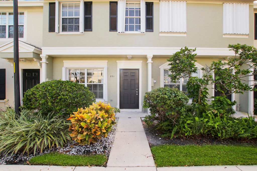 Photo of 821 Kokomo Key Lane, Delray Beach, FL 33483 (MLS # R11035929)