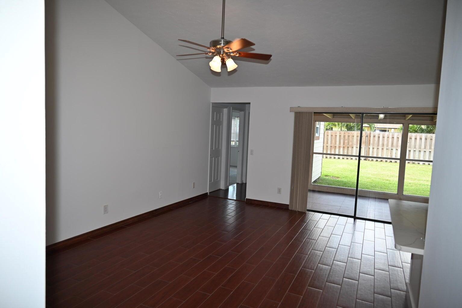 SUGAR POND MANOR OF WELLI - Residential