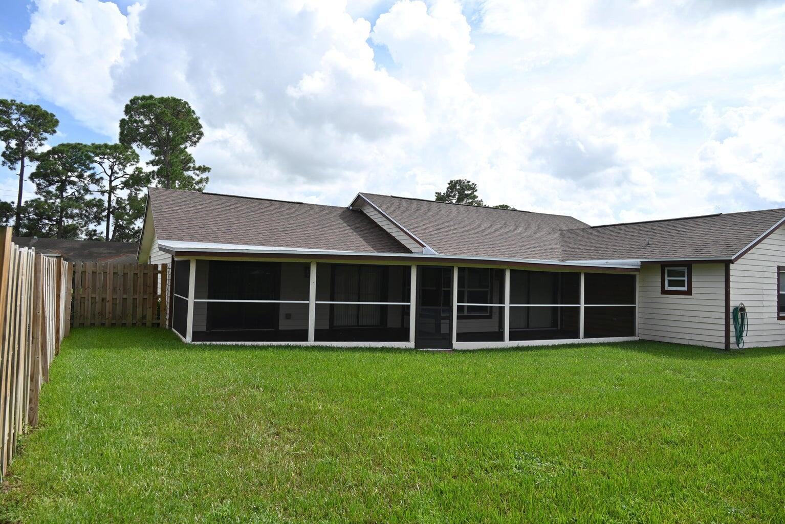 SUGAR POND MANOR OF WELLI - Residential