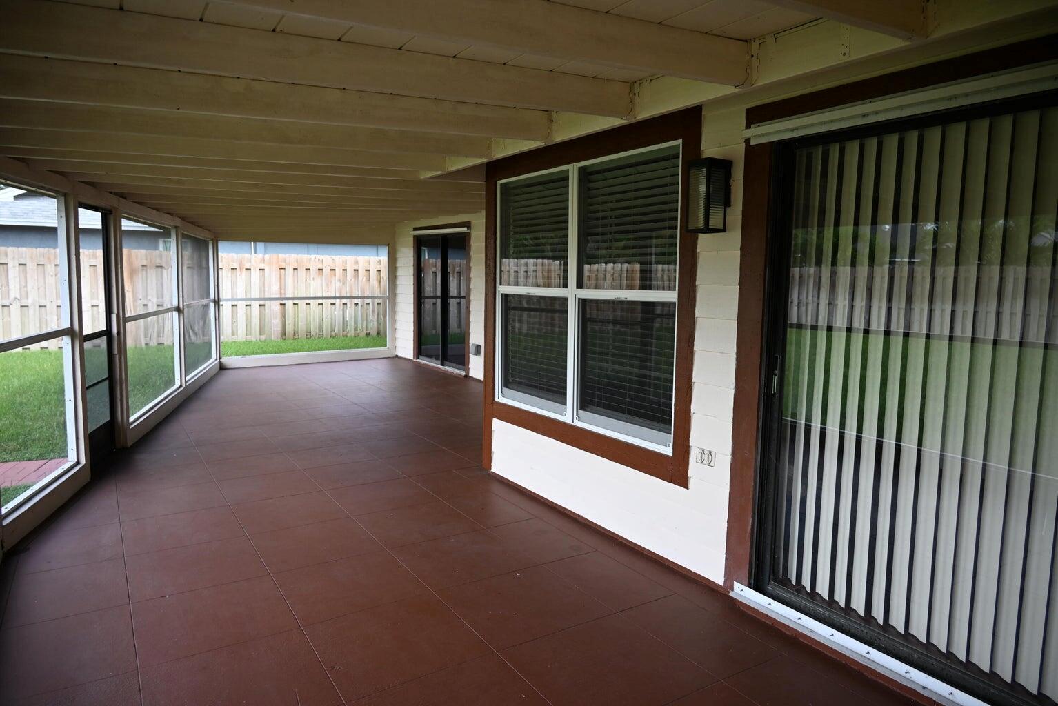 SUGAR POND MANOR OF WELLI - Residential