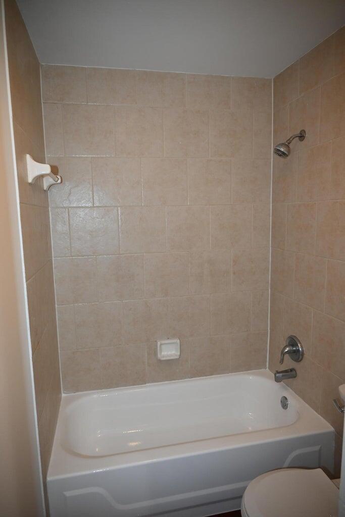 SUGAR POND MANOR OF WELLI - Residential