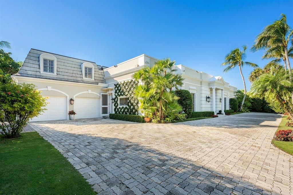 Photo of 9 Via Los Incas, Palm Beach, FL 33480 (MLS # R10765968)