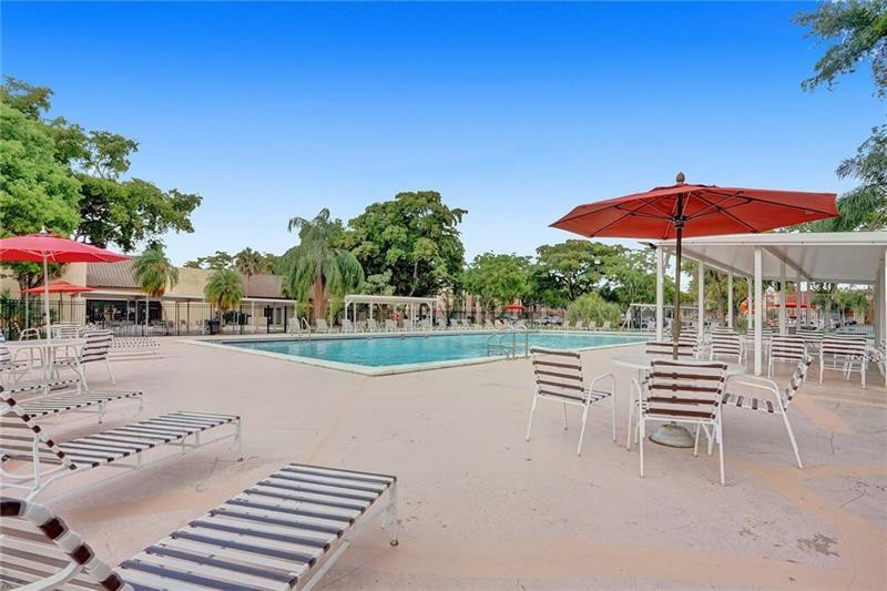 Oakbrook I Condo - Residential