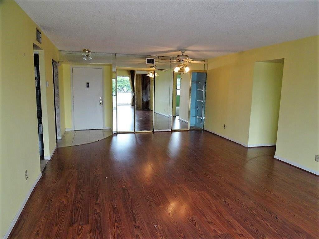 Oakbrook I Condo - Residential