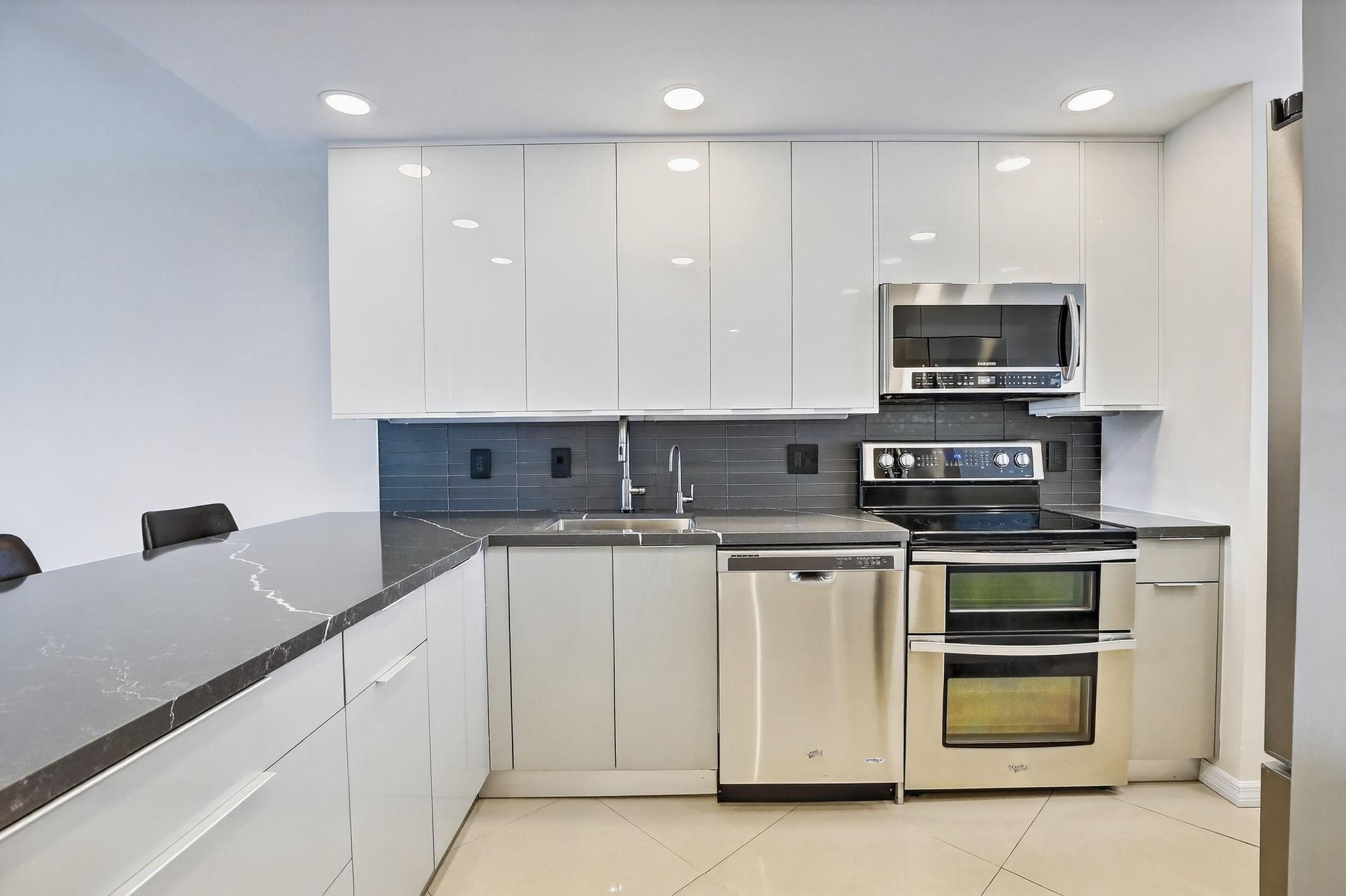 5321 NE 24th Ter 504A